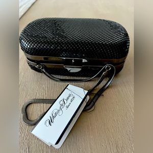 New chainmail box clutch with dark silver strap. Gorgeous bag